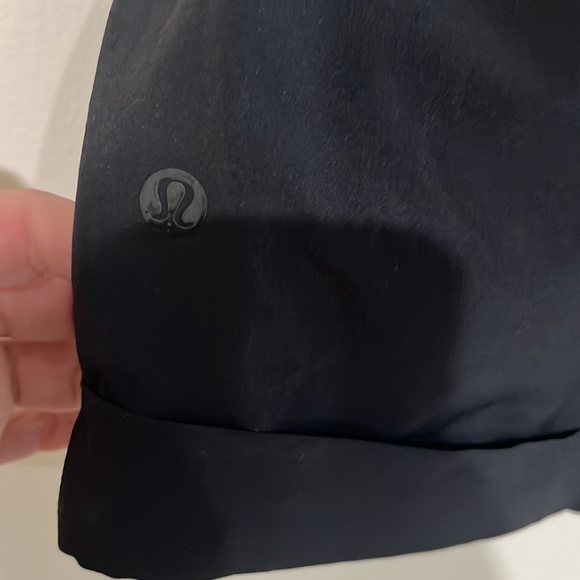 Lululemon black Spring Break Away Short II sz 6 NWT 2.5” inseam - Picture 5 of 6